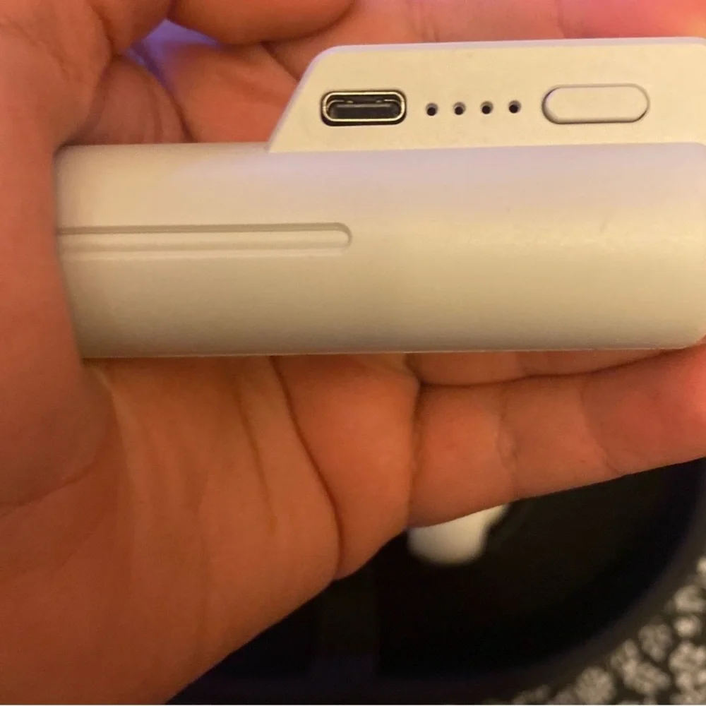 VR Headset with Case - White